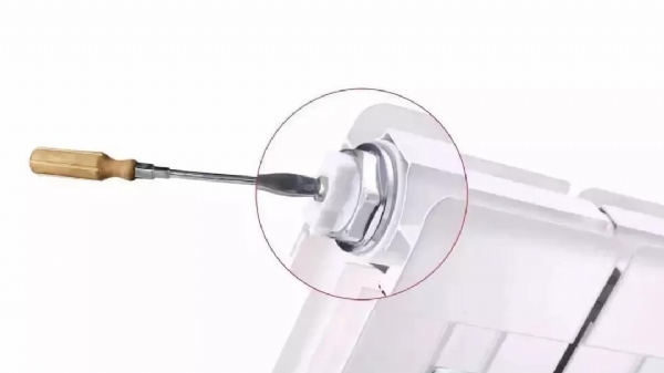 教你如何輕松給暖氣片放氣？